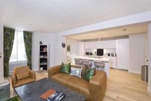 Cheap Accommodation Edinburgh - Rutland Square Apartments - Edinburgh Castle - Urban Stay 11