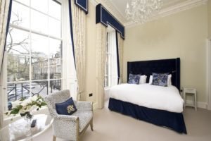 Cheap Accommodation Edinburgh - Rutland Square Apartments - Edinburgh Castle - Urban Stay 5
