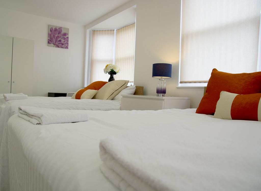 Chelmsford-Serviced-Apartments---Broomfield-Apartments-Near-Chelmsford-Cathedral---Urban-Stay-1