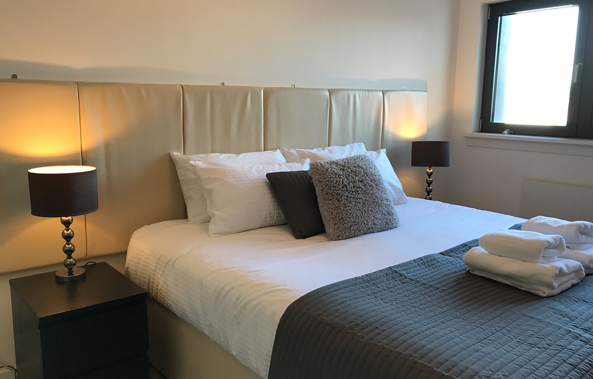 Luxury-Accommodation-Glasgow---Clyde-Arc-View-Apartments-Near-Glasgow-Airport---Urban-Stay-10