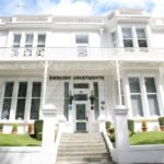 Luxury Accommodation Glasgow - Kelvin Drive Apartments Near Kelvingrove Museum - Urban Stay 1