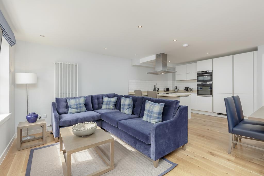 Luxury Apartments Edinburgh-Royal Mile Apartments-High Street-Bishops Close-Urban Stay 24