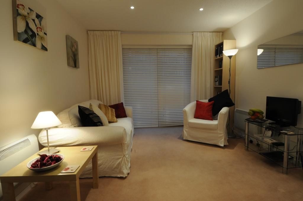 Chatsworth Court Apartments