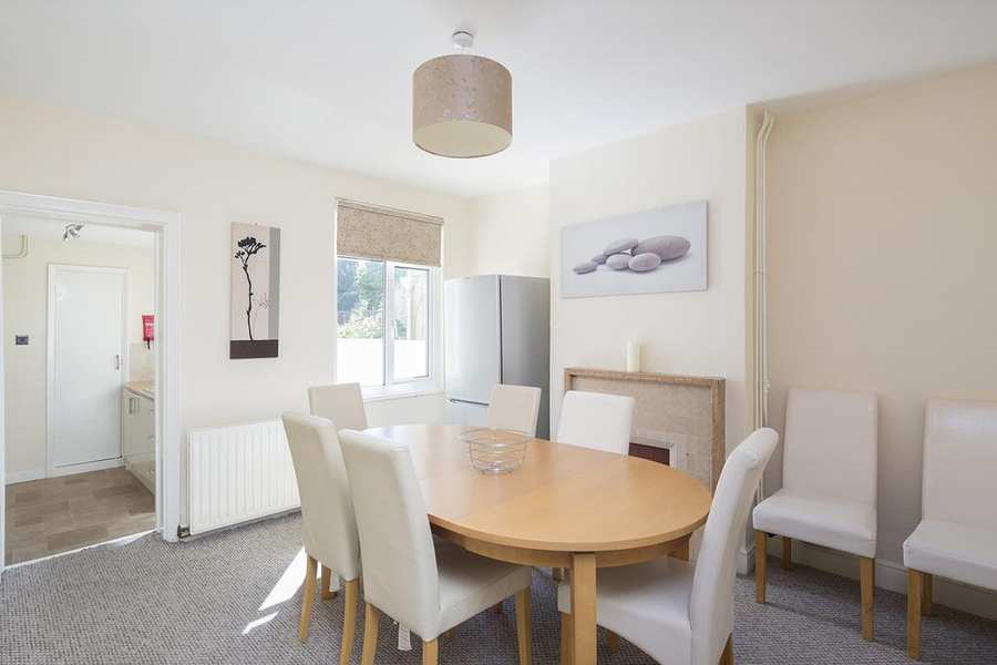 Rochester Corporate Accommodation - Rochester Apartments - Castle Avenue - Urban Stay 6