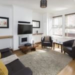 Rochester Serviced Accommodation - Black & White Apartments - Cecil Road - Urban Stay 13