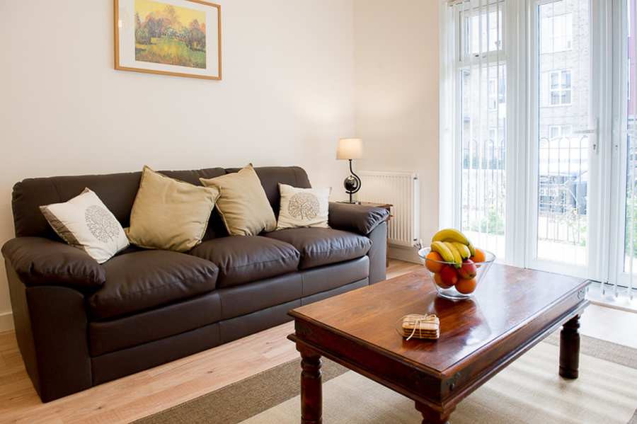 Book Serviced Accommodation West Drayton! Available now Short Let Apartments in West London. Free on-site Parking + Private Balcony/Terrace I All Bills Incl