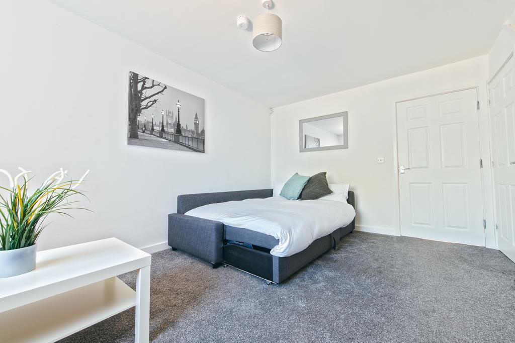 Serviced-Accommodation-in-Leeds---Sutton-House-Apartments---Urban-Stay-1