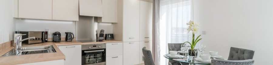 Southampton Corporate Apartments, UK – Deanery Court Apartments Available now Southampton Corporate Apartments, UK I Book Cheap Luxury Accommodation in Deanery Court I Free Parking, Private Balcony and All bills Incl