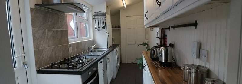 Luton Corporate Accommodation, UK – Salisbury House I Urban Stay Luton Corporate Accommodation, UK Available Now I Book Salisbury House in Bedfordshire close to Luton Airport I Free Parking, Free Wifi + TV with SKY HD
