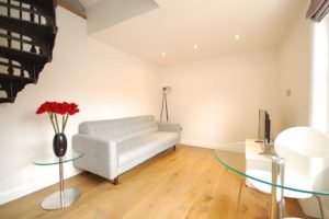 Covent Garden serviced accommodation, Enjoy convenience at our retreat near Covent Garden Market, West End theatres, and Leicester Square. | Urban Stay