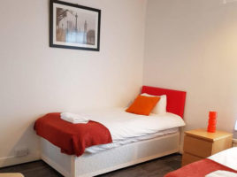 Luton Luxury Serviced Accommodation - Ferndale House Apartments Near Kenilworth Road Stadium - Urban Stay 5