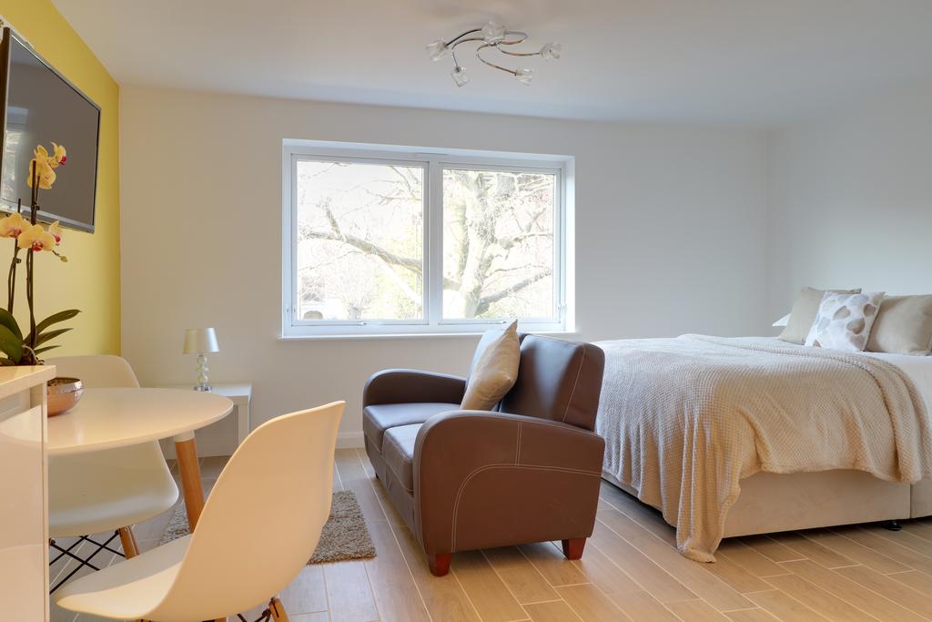 Luxury-Accommodation-Bristol---Alison-Court-Apartments-Near-Clifton-College---Urban-Stay-1