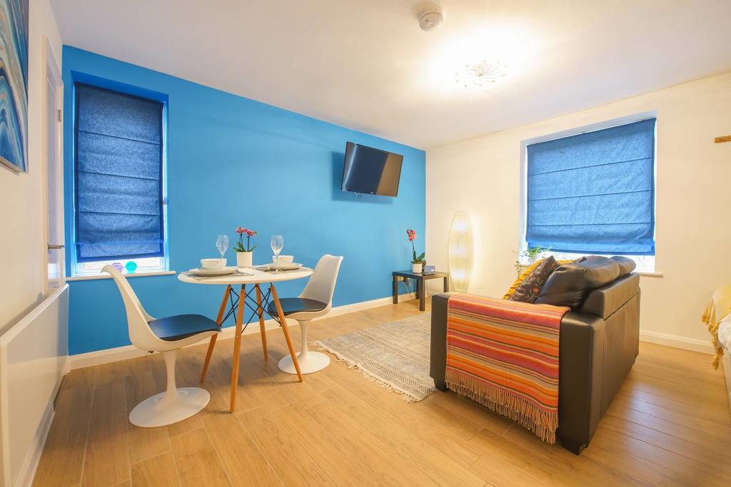 Luxury-Accommodation-Bristol---Alison-Court-Apartments-Near-Clifton-College---Urban-Stay-16