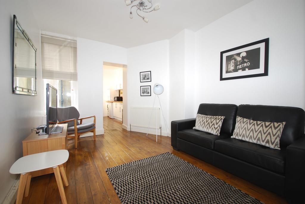Soho-Serviced-Accommodation-Old-Compton-Street-Apartments-Near-Queen's-Theatre-Urban-Stay