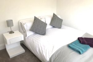 Harwell Serviced Accommodation - North Drive Apartments Oxfordshire - Urban Stay