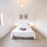 Serviced accommodation in Oxford with private garden and outdoor seating. In South Oxfordshire. Close to Harwell, Didcot, Abingdon. Book Now!