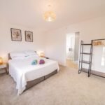 Serviced accommodation in Oxford with private garden and outdoor seating. In South Oxfordshire. Close to Harwell, Didcot, Abingdon. Book Now!