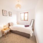 Serviced accommodation in Oxford with private garden and outdoor seating. In South Oxfordshire. Close to Harwell, Didcot, Abingdon. Book Now!