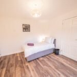 Serviced accommodation in Oxford with private garden and outdoor seating. In South Oxfordshire. Close to Harwell, Didcot, Abingdon. Book Now!