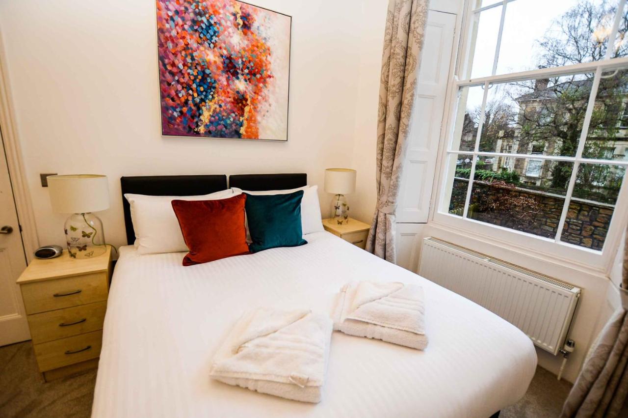 Corporate-Accommodation-Bristol-Parking--Beauford-House-Serviced-Apartments-Clifton-Fully-Furnished---Urban-Stay-17