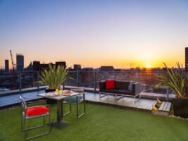 Northern Quarter Manchester Apartments - Church Street Apartments - Central Manchester Accommdation with Parking Lift Balcony Aircon Gym - Urban Stay