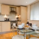 Book Cheaper Hotel Alternative with our 4* Serviced Accommodation in Bristol City Centre with Full KItchen, Free Wifi and 5* Service. Urban Stay