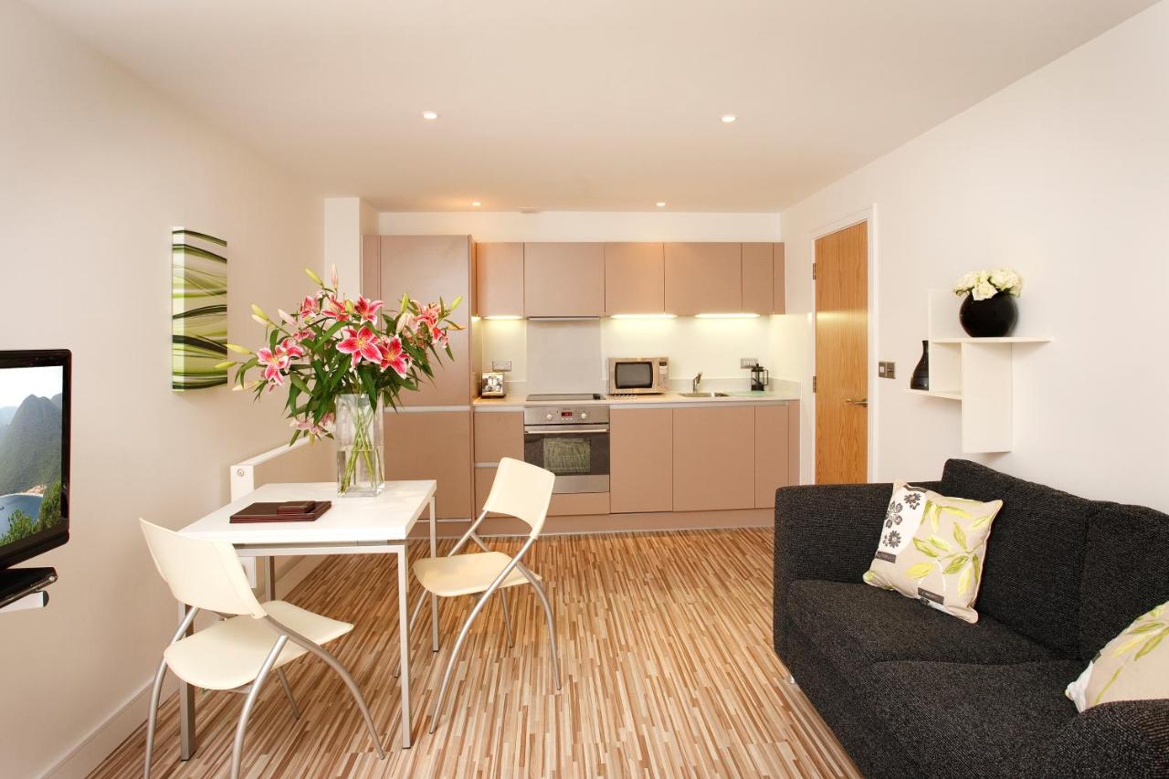 Short-Let-Apartments-Holborn---Accommodation-Near-Farringdon-Russel-Square---Short-Lets-London-City---Urban-Stay