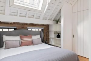 Book our exquisite Central London Serviced Accommodation with and modern interior and excellent location for long and short stays now!