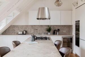 Book our exquisite Central London Serviced Accommodation with and modern interior and excellent location for long and short stays now!