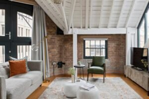 Book our exquisite Central London Serviced Accommodation with and modern interior and excellent location for long and short stays now!