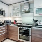 Esher Serviced Accommodation - Portsmouth Road Self-Catering Free Wifi Transfer Apartments - Urban Stay