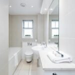 Esher Serviced Accommodation - Portsmouth Road Self-Catering Free Wifi Transfer Apartments - Urban Stay