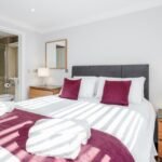 Esher Serviced Accommodation - Portsmouth Road Self-Catering Free Wifi Transfer Apartments - Urban Stay