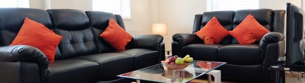 London Serviced Accommodation - Twickenham Free Wifi On-Site Parking Cafe Apartments - Urban Stay