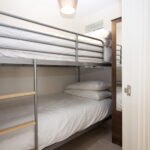 London Short Let Apartment - Surbiton Free Wifi On-site Parking Serviced Apartments - Urban Stay