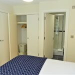 London Short Let Apartment - Surbiton Free Wifi On-site Parking Serviced Apartments - Urban Stay