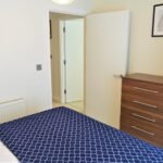 London Short Let Apartment - Surbiton Free Wifi On-site Parking Serviced Apartments - Urban Stay