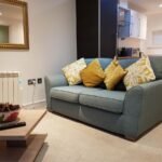 Serviced Accommodation Guildford - Abbots Place Garden Parking Free Wifi Apartments - Urban Stay