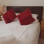 Serviced Accommodation Guildford - Abbots Place Garden Parking Free Wifi Apartments - Urban Stay