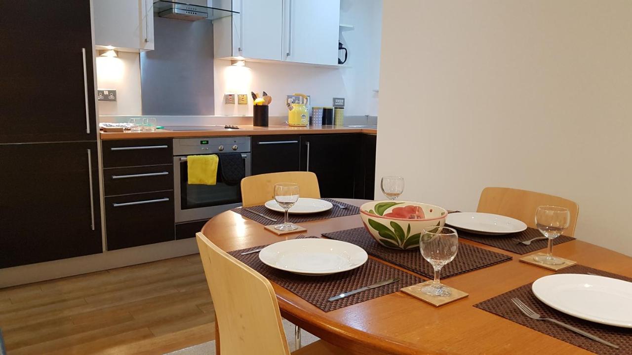 Serviced-Accommodation-Guildford---Abbots-Place-Garden-Parking-Free-Wifi-Apartments---Urban-Stay