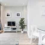 Serviced Accommodation Staines - Clarence Street City Centre Free Wifi Parking Apartments - Urban Stay