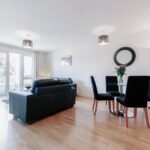 Serviced Apartments Croydon - Park Lane Free Wifi Parking Desk Space Apartments - Urban Stay