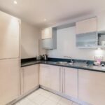 Serviced Apartments Croydon - Park Lane Free Wifi Parking Desk Space Apartments - Urban Stay