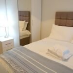 South London Serviced Apartments - Somerset Road Free Wifi Parking Balcony Apartments - Urban Stay