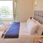 Surrey Serviced Accommodation - Hampton Court Free Wifi DVD Player Parking Apartment - Urban Stay