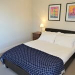West London Serviced Accommodation - High Street Free Wifi Patio Balconi Parking Apartments - Urban Stay