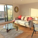 West London Serviced Accommodation - High Street Free Wifi Patio Balconi Parking Apartments - Urban Stay