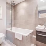 West London Serviced Apartment - The Quadrant Free Wifi Fitted Kitchen On-Site Parkin Apartments - Urban Stay