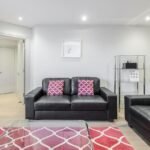West London Serviced Apartment - The Quadrant Free Wifi Fitted Kitchen On-Site Parkin Apartments - Urban Stay