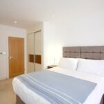 West London Serviced Apartments - Skerne Road Free Wifi Balcony Parking Apartments - Urban Stay